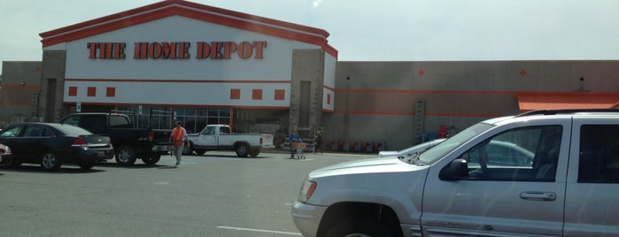The Home Depot is one of Tempat yang Disukai The Green Gatsby.