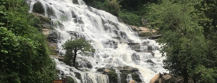Mae Ya Waterfall is one of Lieux sauvegardés par Bas.