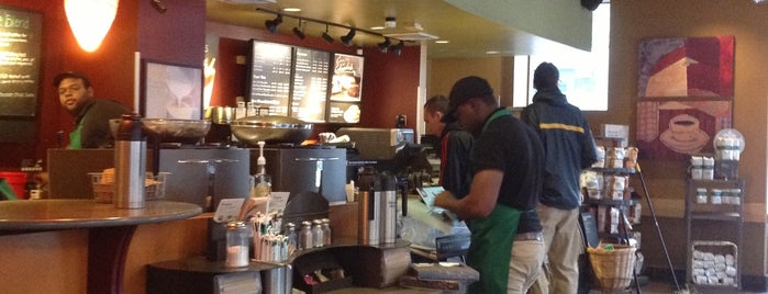 Starbucks is one of Lugares favoritos de Alexandra.