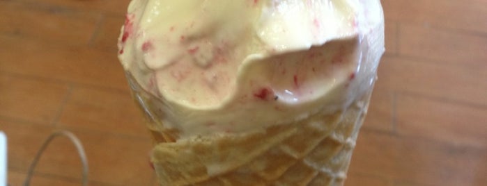 Marble Slab Creamery is one of Locais curtidos por Ayana.