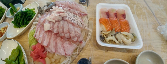 Jin Nam Sashimi Restaurant is one of Good Food Places: Around The World 2.