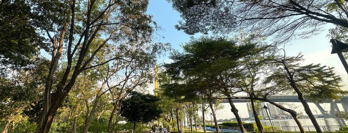 Chaaloem Phrakiat Park is one of Bangkok 🇹🇭.