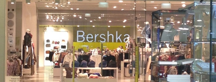 Bershka is one of Tempat yang Disukai Дмитрий.