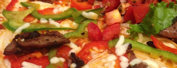 California Pizza Kitchen is one of Posti che sono piaciuti a Mayte.
