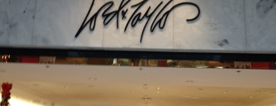 Lord & Taylor is one of Jo-Annさんのお気に入りスポット.