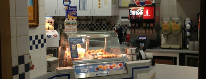 Auntie Anne's is one of New York.