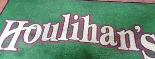 Houlihan's is one of Batuhan"Bush"'ın Kaydettiği Mekanlar.