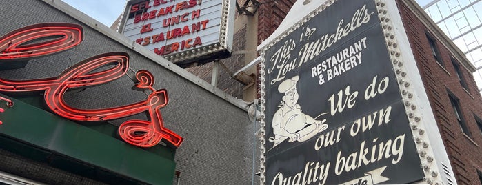 Lou Mitchell's is one of Chicago Bucket List.