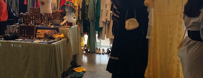 A Current Affair: Pop-up Vintage Marketplace is one of Vintage Stores in Los Angeles.