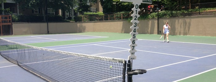 Post Brookhaven Tennis Courts is one of Tempat yang Disukai Chester.