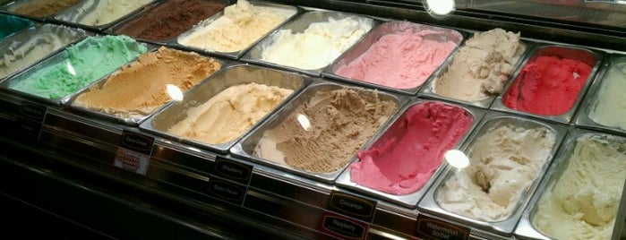 Cold Stone Creamery is one of Locais curtidos por Ya'akov.