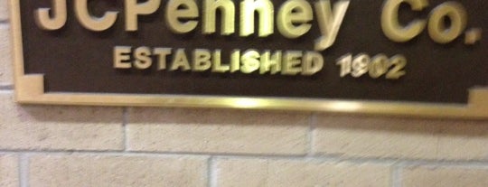 JCPenney is one of สถานที่ที่ Leroy ถูกใจ.