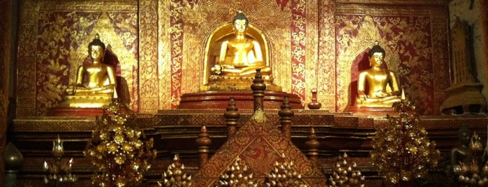 Wat Phra Singh Waramahavihan is one of เที่ยวสิ้นปี 56.