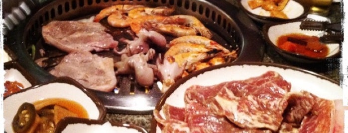 OO-KOOK Korean BBQ is one of Posti che sono piaciuti a William.