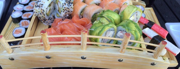 Kasoku Sushi is one of สถานที่ที่ Manuel ถูกใจ.