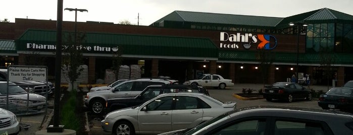 Dahl's Foods is one of สถานที่ที่ Brian ถูกใจ.