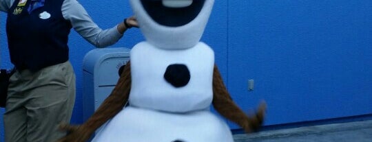 Olaf's Snow Fest is one of Tempat yang Disukai Tracy.