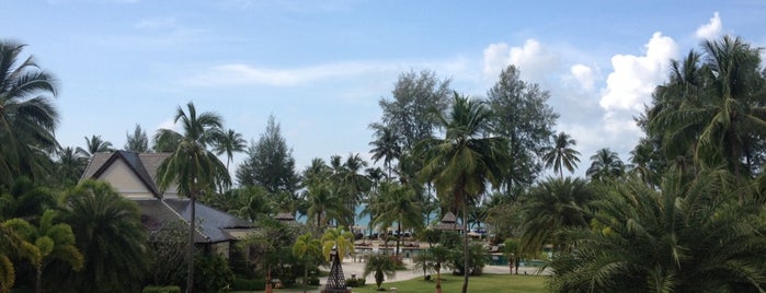 Le Méridien Khao Lak Beach & Spa Resort is one of Where I've Slept.