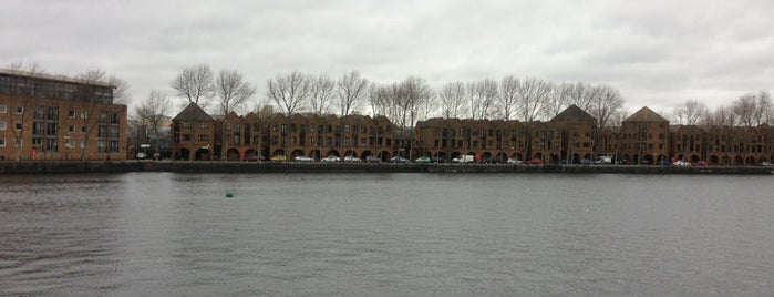 Greenland Dock is one of Orte, die Lewin gefallen.