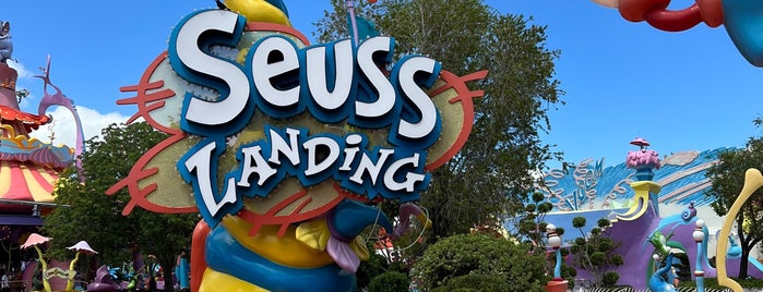 Seuss Landing is one of Lugares favoritos de Lindsaye.