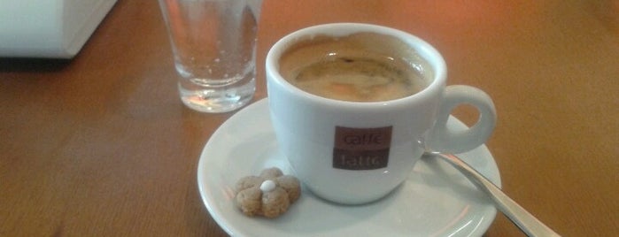 Caffe Latte is one of Locais curtidos por Bruno.