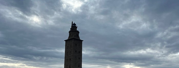 Torre de Hércules is one of Lugares favoritos de Akimych.