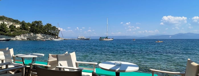 Roxy Bar is one of paxoi.