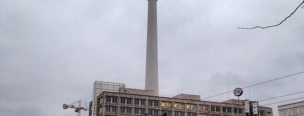 アレクサンダー広場 is one of {Berlin Places}.