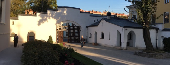 Marfo-Mariinsky Convent is one of สถานที่ที่ Сергей ถูกใจ.