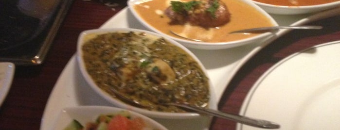 Bombay Bistro - South Lamar is one of สถานที่ที่ Travis ถูกใจ.