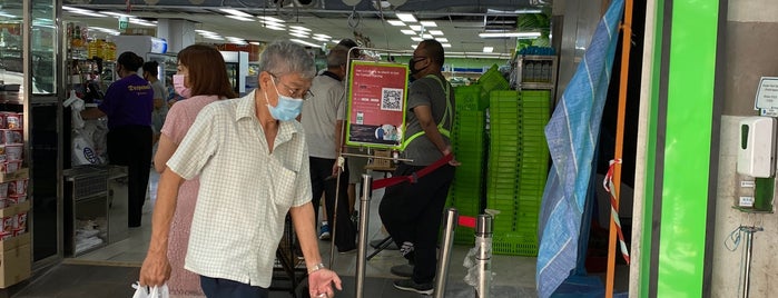 Sheng Siong Supermarket is one of @Singapore/Singapura #8.