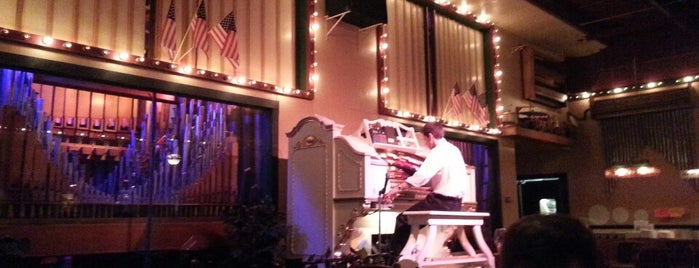 Organ Piper Pizza Palace is one of Wisconsin Must See.