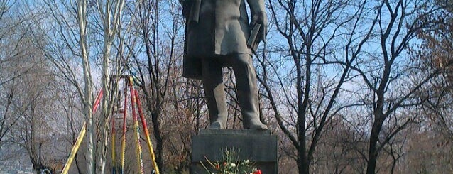 Alexandr Griboyedov statue| Ալեքսանդր Գրիբոյեդովի հուշարձանը is one of Yerevan Monuments, Sculptures.