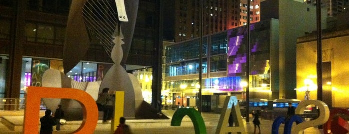 Daley Plaza Picasso is one of Chicago to try.