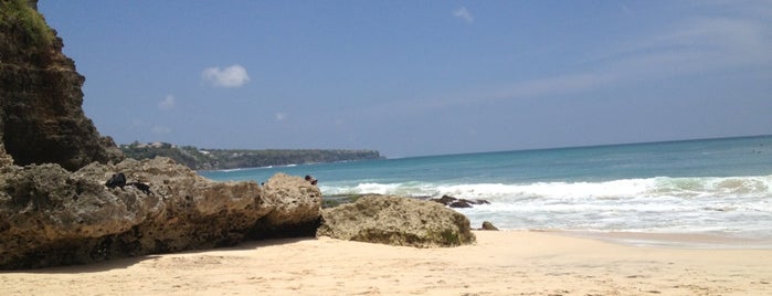 Dreamland Beach is one of Bali.