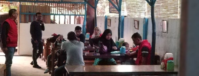 Warung Makan Kepala Kakap Ibu Panjang is one of Kuliner Jakarta.