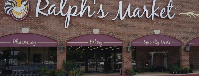Ralph's Market is one of สถานที่ที่ Kyra ถูกใจ.