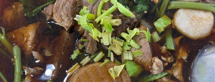 อร่อยแตกซิก is one of Beef Noodles.bkk.