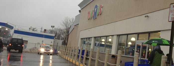 Toys"R"Us is one of DaSH’s Liked Places.