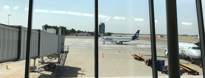Alaska Airlines is one of Enriqueさんのお気に入りスポット.
