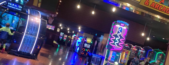Big Apple Arcade is one of benさんのお気に入りスポット.