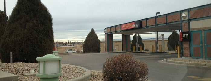 Wells Fargo Bank - Drive Up is one of สถานที่ที่ Leroy ถูกใจ.