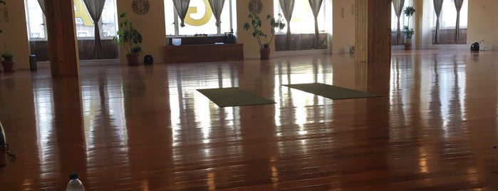 Yoga To The People is one of Gabbieさんのお気に入りスポット.