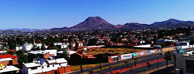 Fiesta Inn is one of Locais curtidos por Victor.