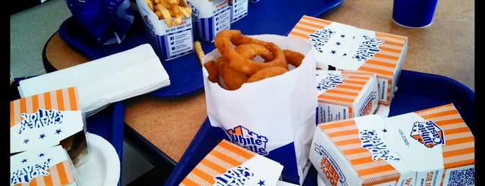 White Castle is one of Christinaさんのお気に入りスポット.