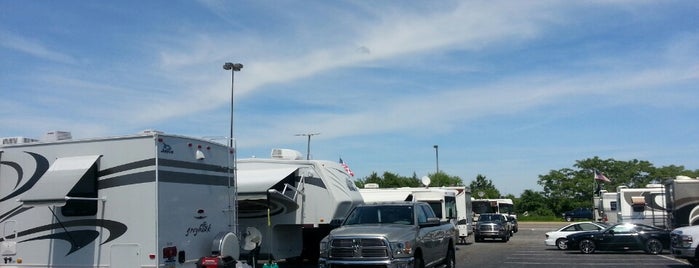 Dover International Speedway TV Compound is one of Tempat yang Disukai Todd.