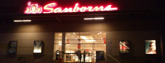 Sanborns Restaurant is one of Tempat yang Disukai Luz.