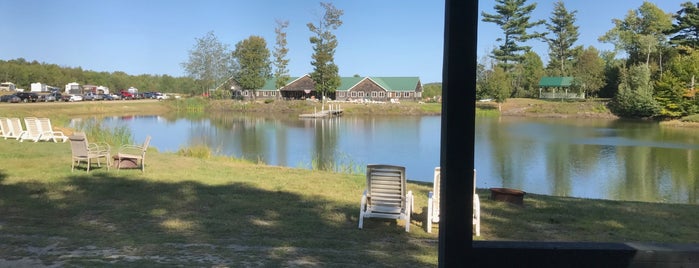 Twin Ponds Lodge is one of Chev’s Liked Places.