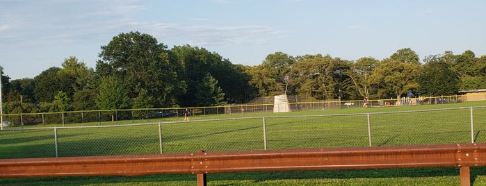 Cummings Park is one of Lieux sauvegardés par Maria.