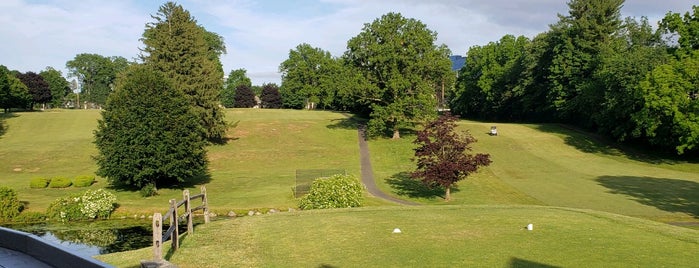 Zody's 19th Hole is one of Dawn'ın Beğendiği Mekanlar.